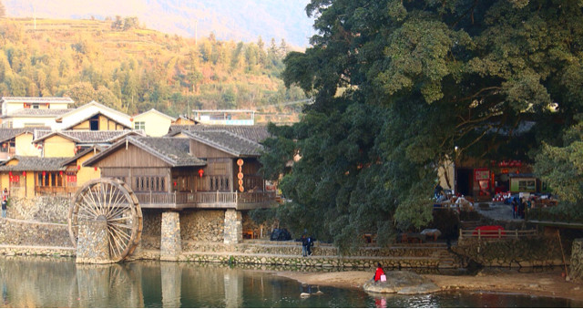 这个村因拍摄电影火爆，直接将村名改为电影名，你知道是哪里吗？