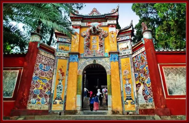 源色旅游入驻驻马店！！！特推出9999元20选7国内线路优惠套餐卡