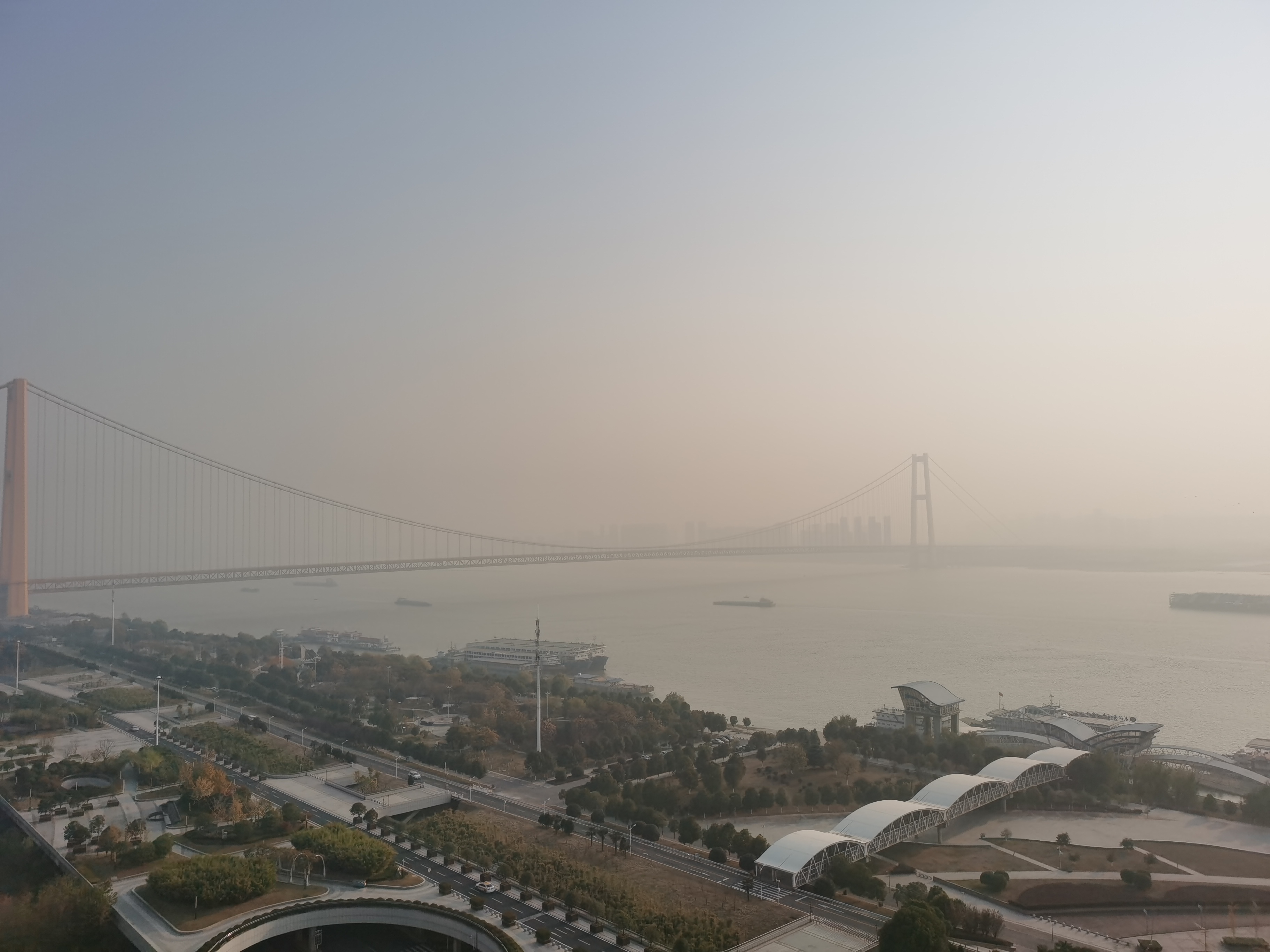 抛开情怀买三星还是华为,抛开情怀买什么手机