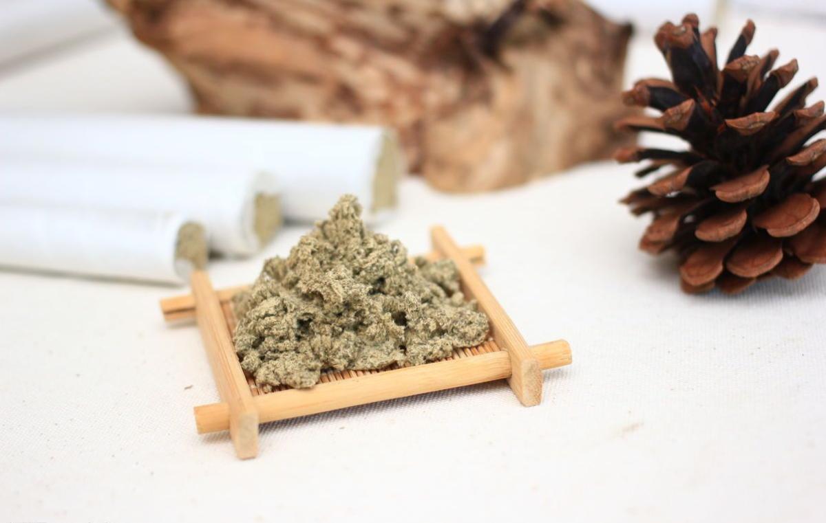 艾灸涌泉穴引火下行的正确方法,艾灸上火如何引火下行