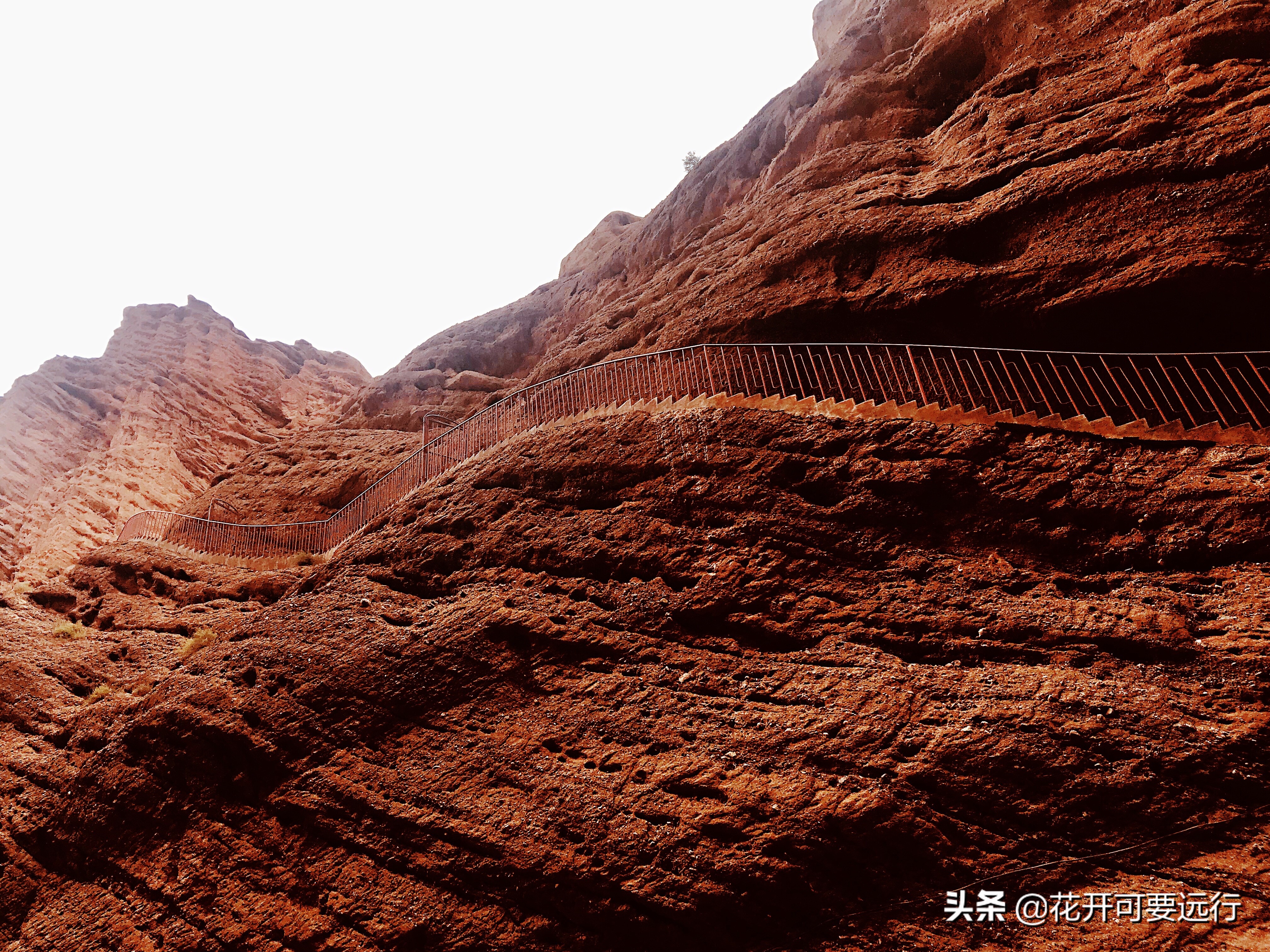 天山库车大峡谷风景,新疆库车神秘大峡谷视频