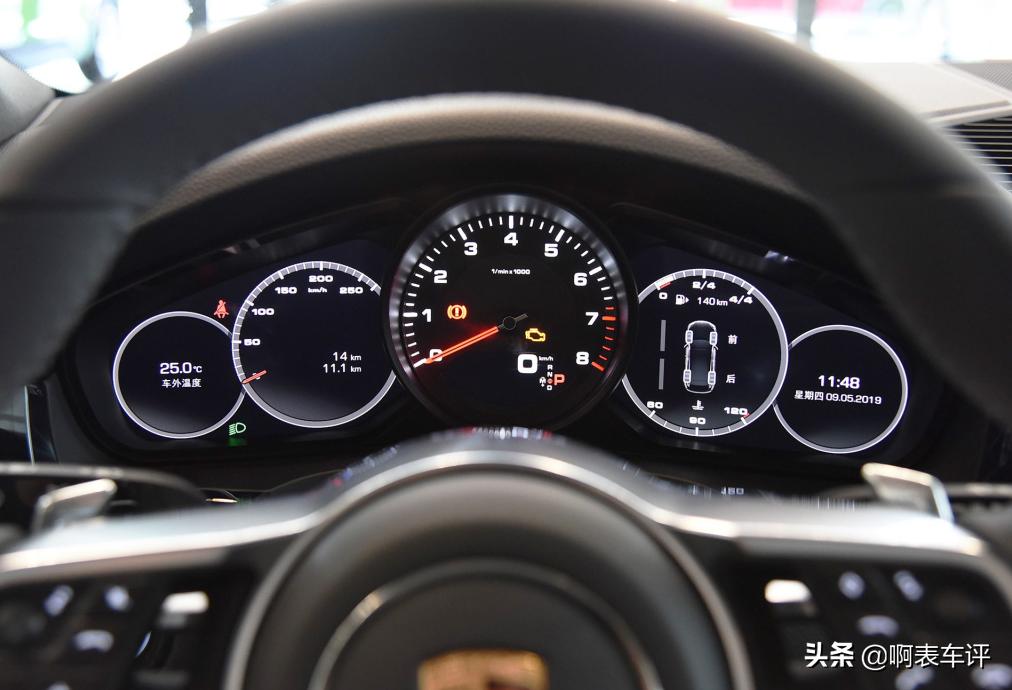 想买豪华SUV?保时捷Cayenne也不错,配3.0T+V6引擎,还带四驱
