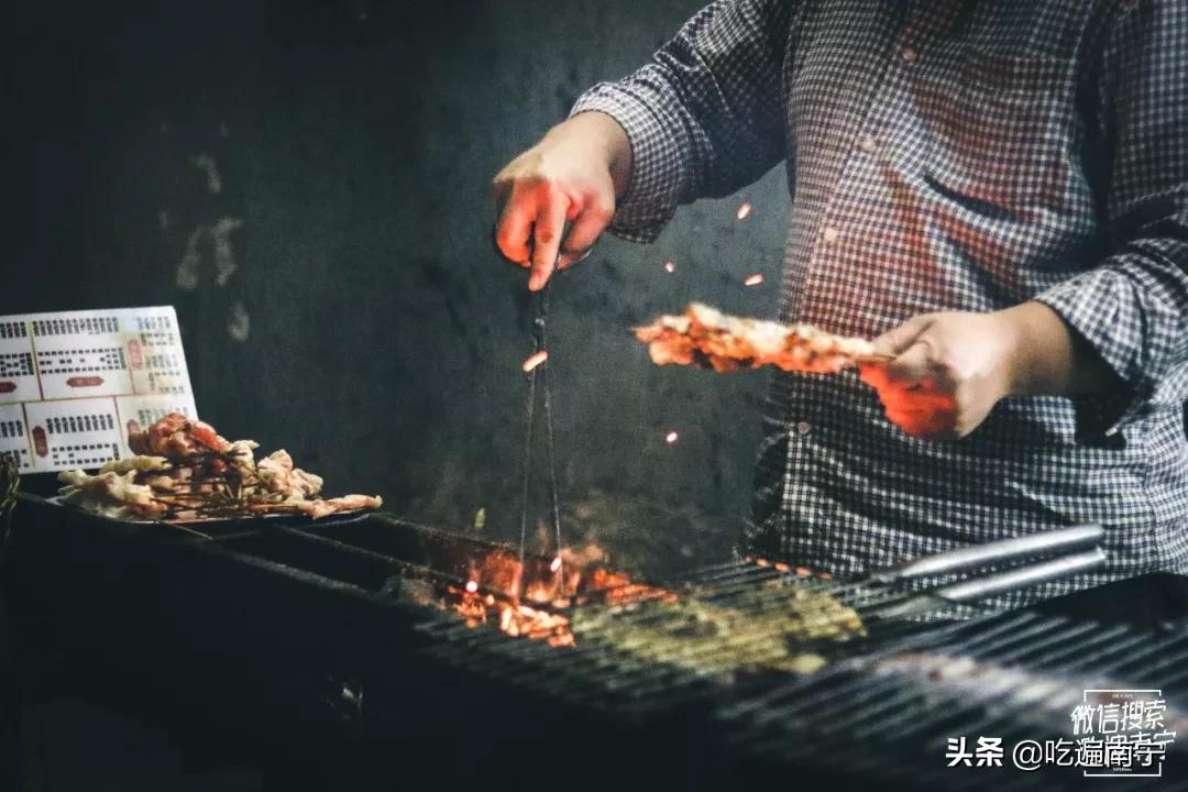 南宁路边夜市美食排行榜,南宁深夜路边摊鲜肉粉