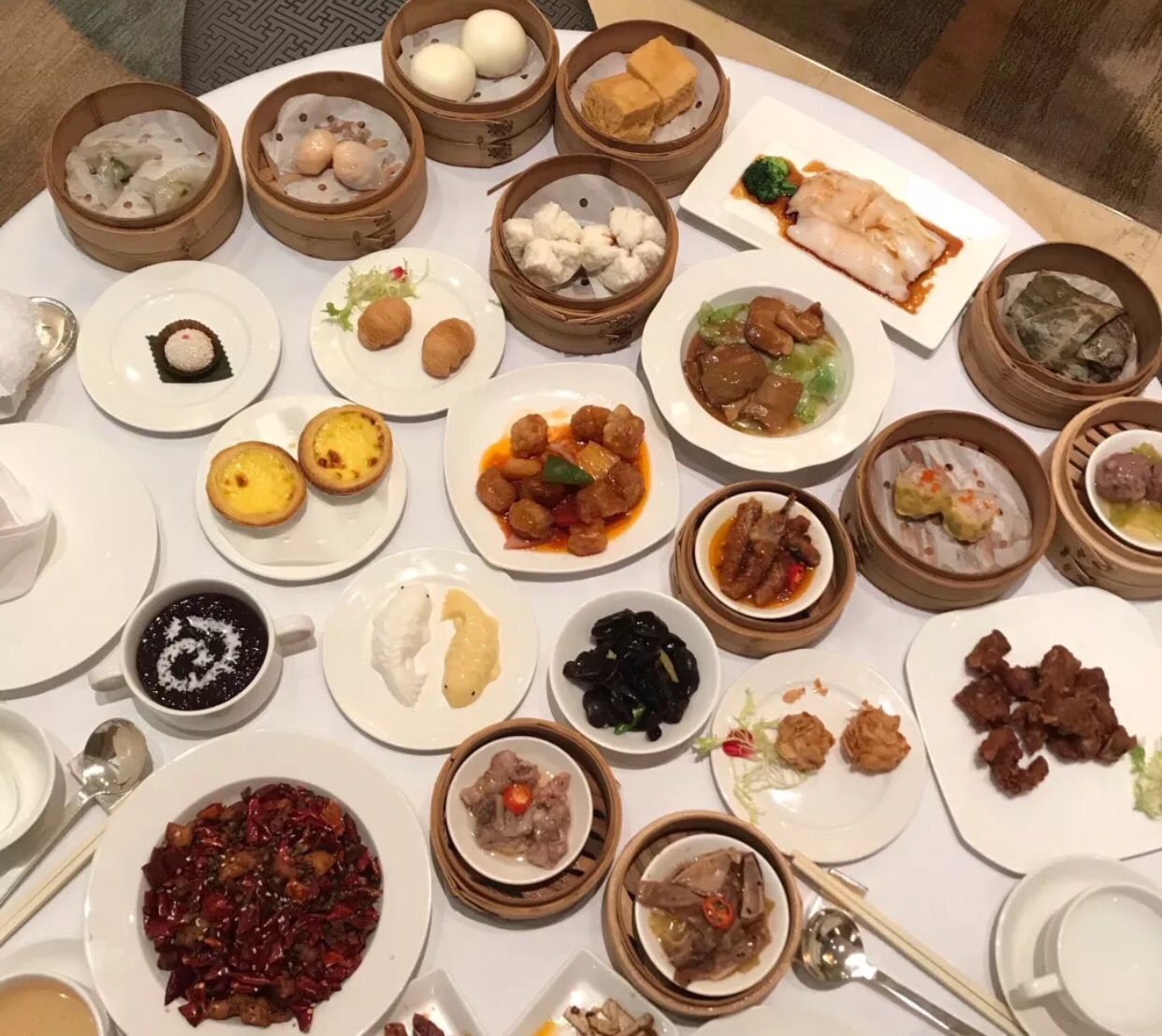 密子君吃了23道菜,密子君吃一大碗甜品