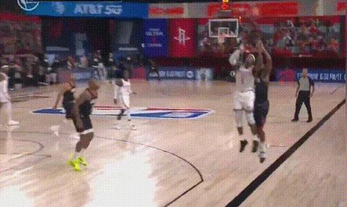 裁判尽力挽回雷霆？没有多特的“愚蠢”动作，还是雷霆球权吗？