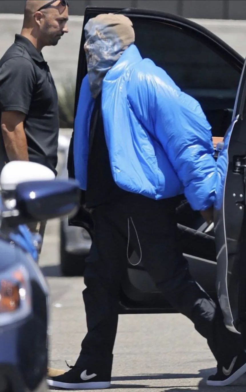 kanye穿yeezygap,kanye还会复刻yeezy吗