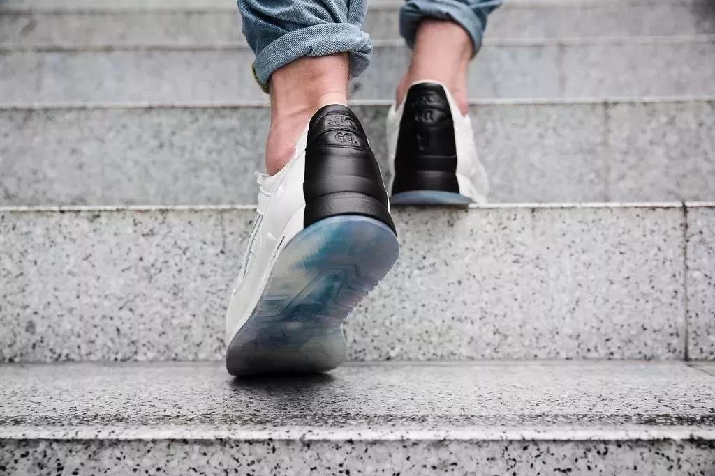 asics和耐克跑鞋,asics是复古与机能最好的诠释