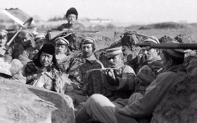 他是“三不知”的“狗肉将军”,也是会作“诗”的军阀头子