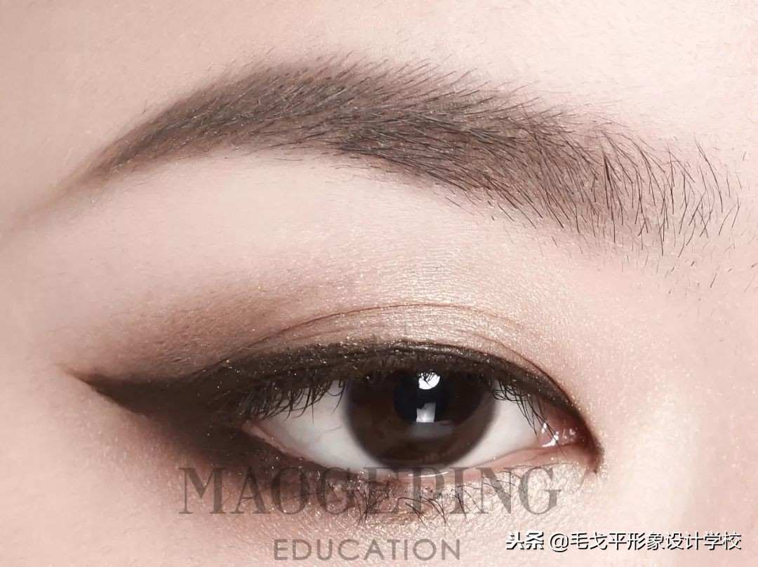 怎么画出整容脸,怎样画超干净的素颜卧蚕眼妆