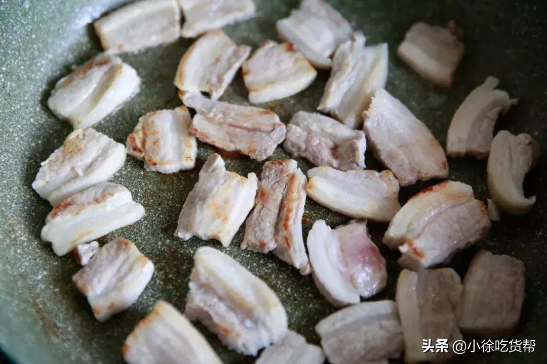 砂锅菱角红烧肉,菱角的功效与作用孕妇
