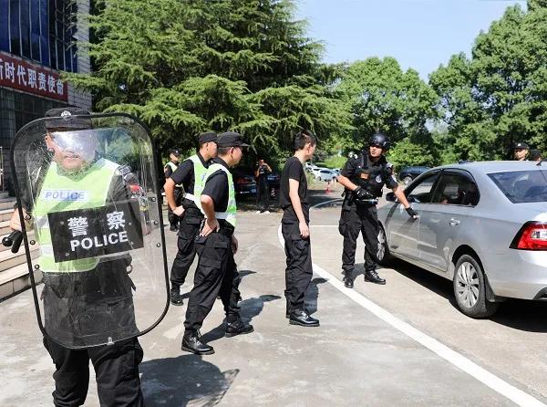 县公安局开展全警大练兵演练活动,全警实战大练兵资兴公安超燃上线