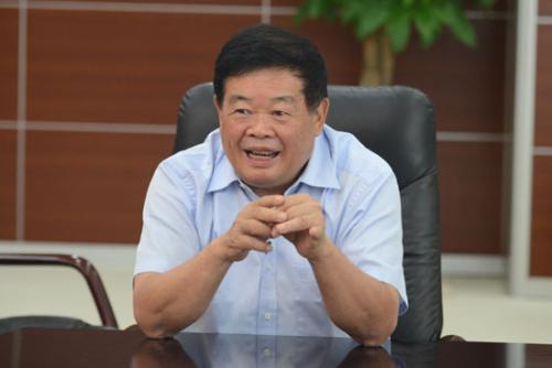 曹德旺为红颜知己摊牌,玻璃大王曹德旺劝人不买房子