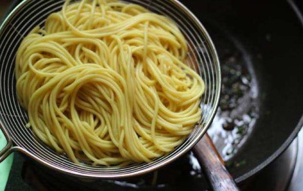 武汉热干面在家怎么做,武汉正宗热干面做法