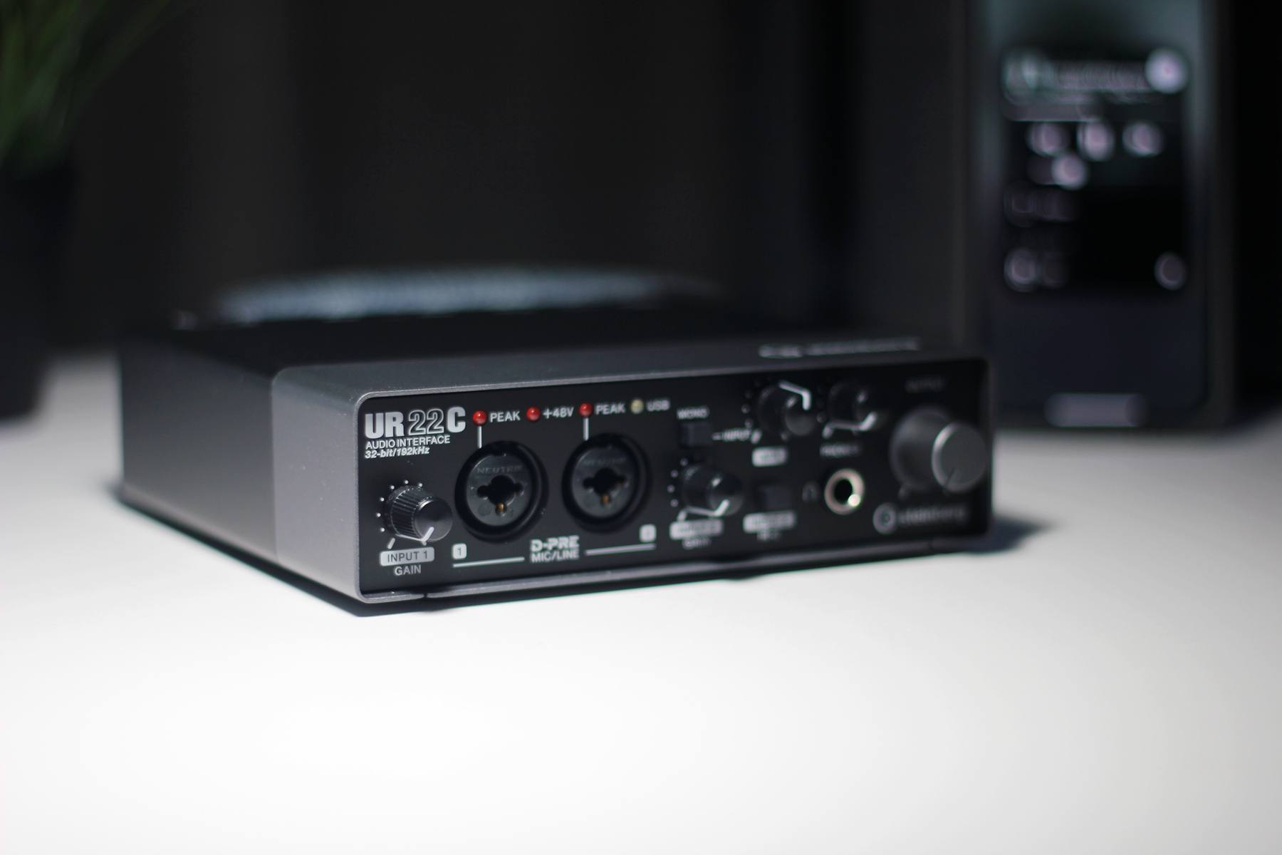 雅马哈ur22c声卡录音棚效果,雅马哈声卡ur22c和ur22mkii的区别