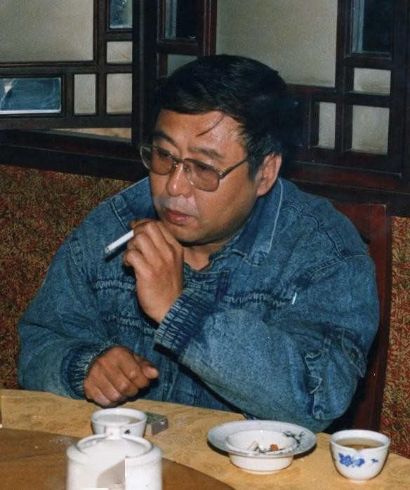 路遥的一天从中午开始,路遥一天抽几包烟