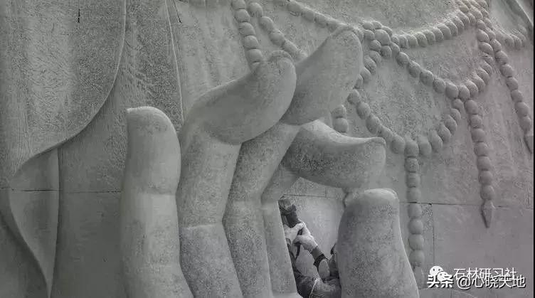 石雕观音佛像雕刻,彩绘汉白玉观音石雕佛像雕刻定制