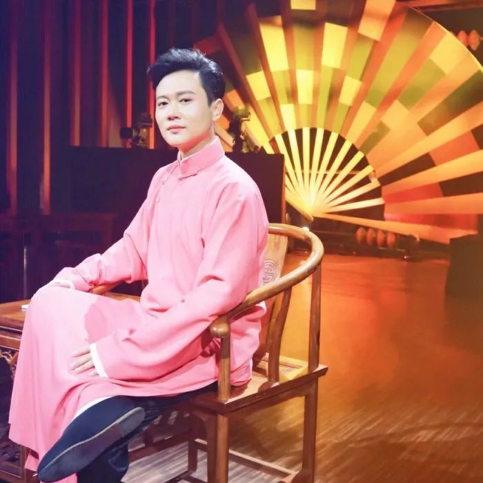 赢得了王冠的他却说：别笑，王冠会掉