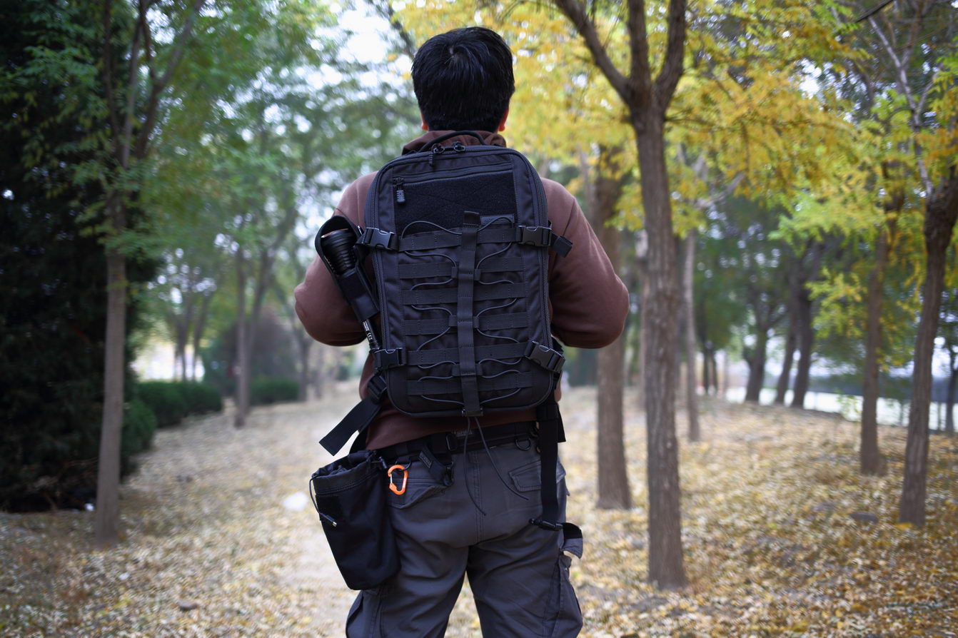 包行天下NITECOREBP25大容量双肩包