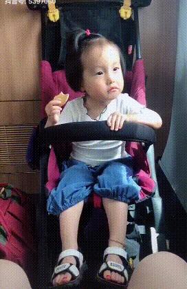 孩子频繁眨眼，是病吗？要不要治？