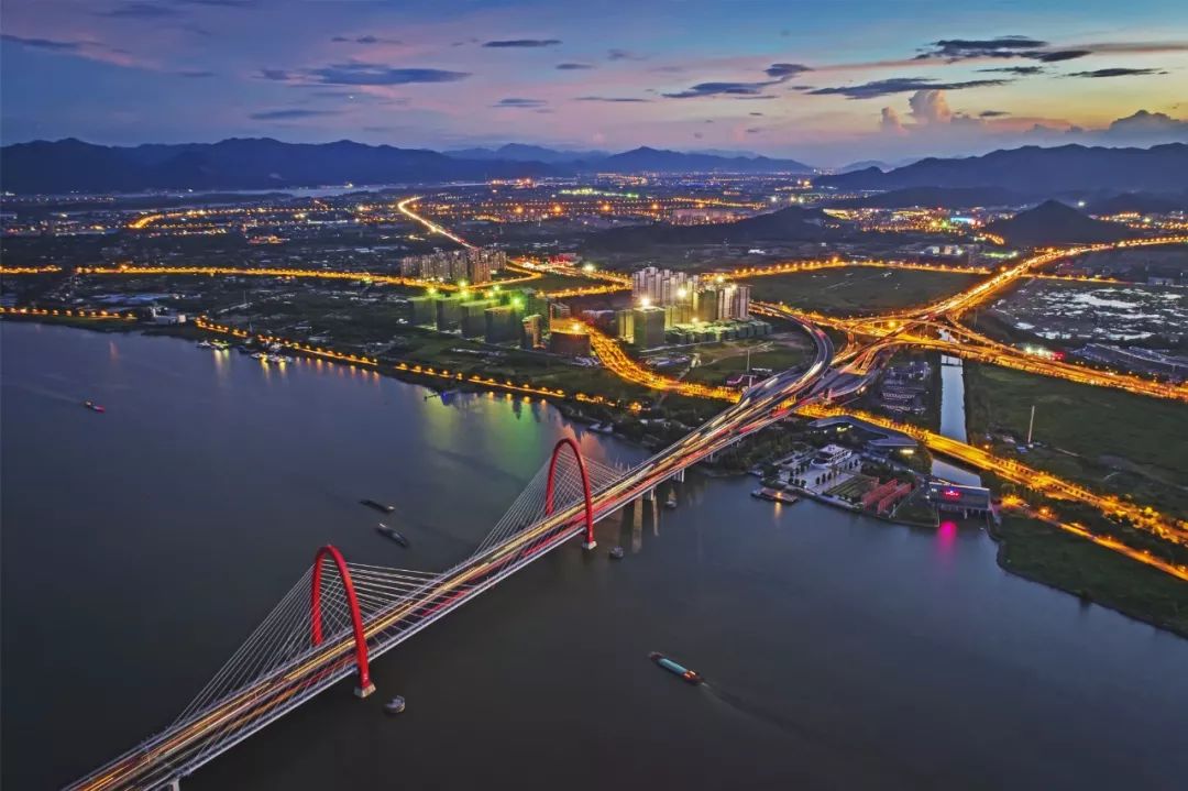 这里是西湖用英文怎么说,有西湖区吗