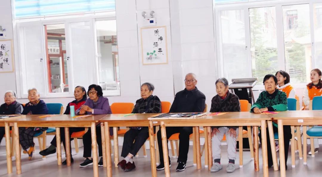 万圣节制作南瓜灯分享,万圣节南瓜灯里的糖果