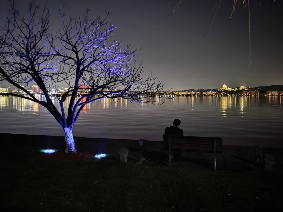 西湖夜游重启夜西湖美不胜收,开车夜游西湖视频夜景