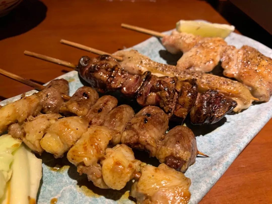 烧烤怎么吃才能最好吃呢,烧烤好吃的关键是什么