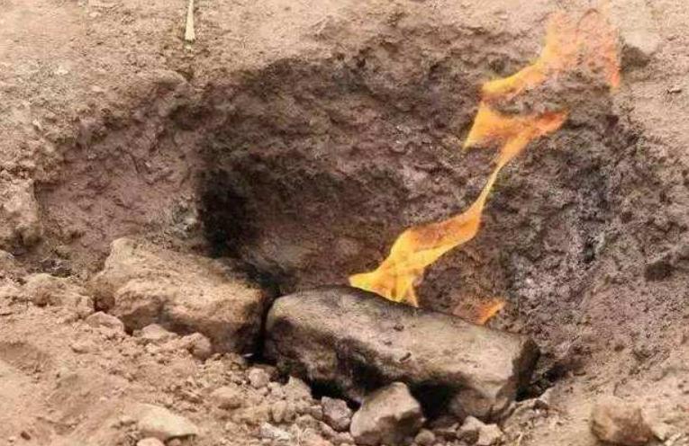 重庆地火村的地火能不能被水熄灭,重庆神秘地火燃烧60年