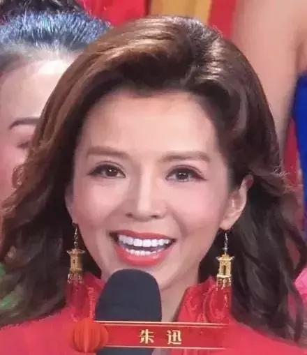 全网都在找的口红色号,春晚口红色号是兰蔻196吗