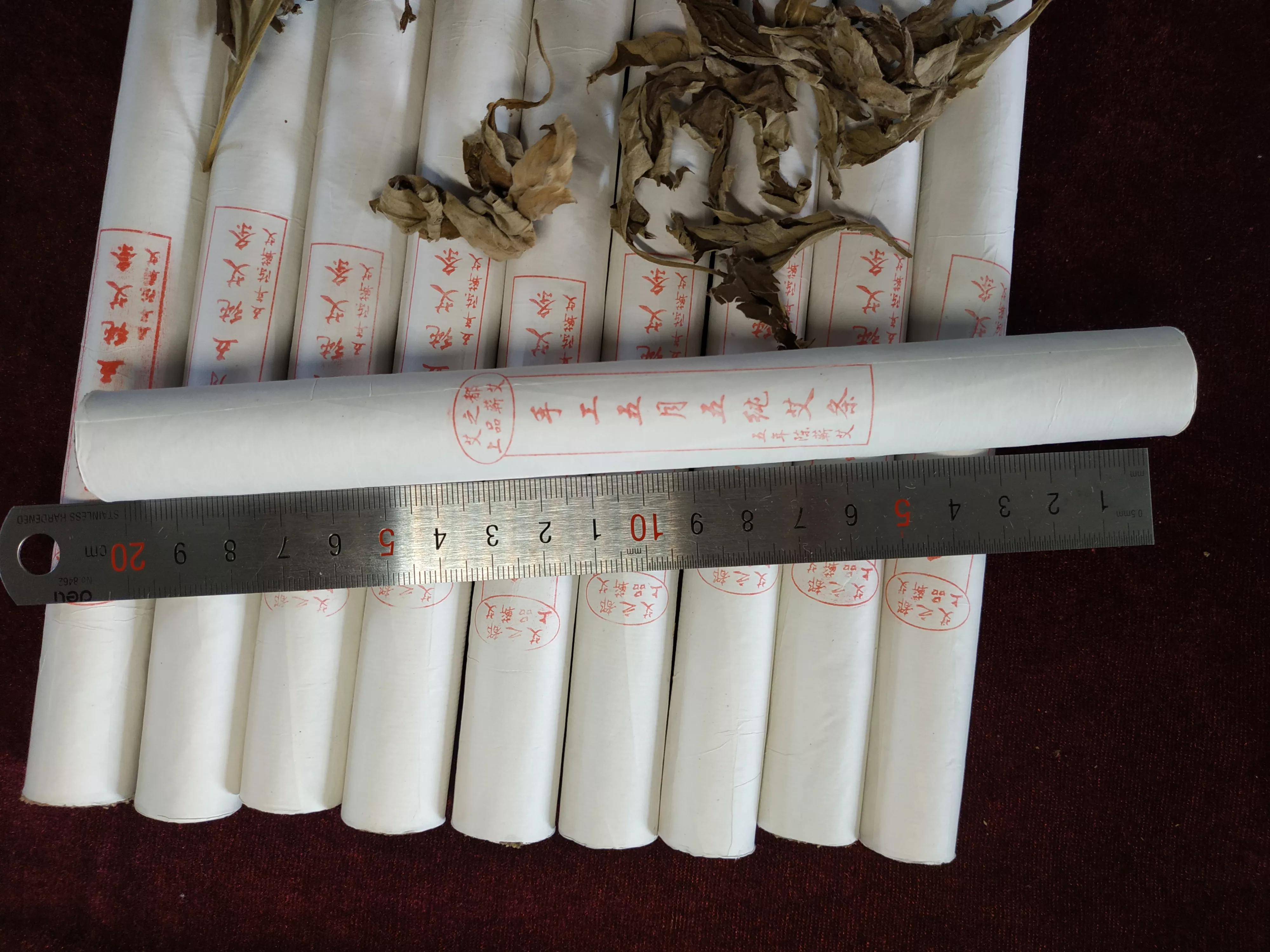 家里的艾叶真漂亮,自己做的艾条烧完是黑色