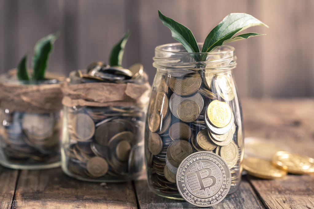 “那个只买20块衣服的女孩，还有救吗？”