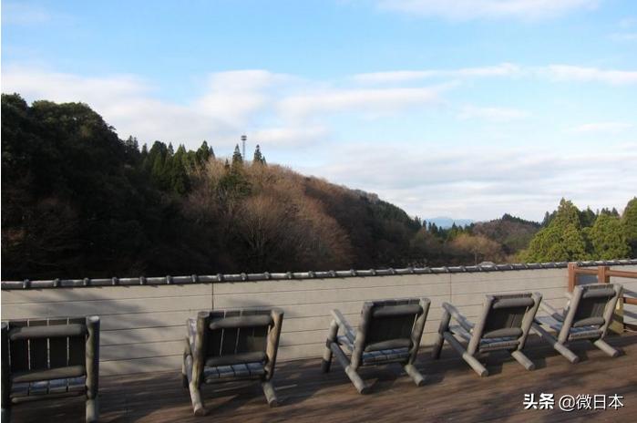 轻奢极简露天温泉,超梦幻的露天温泉