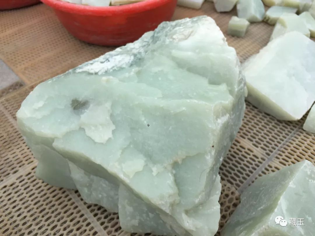 韩料和田玉为什么不受大众喜爱,韩料和田玉值得入手吗