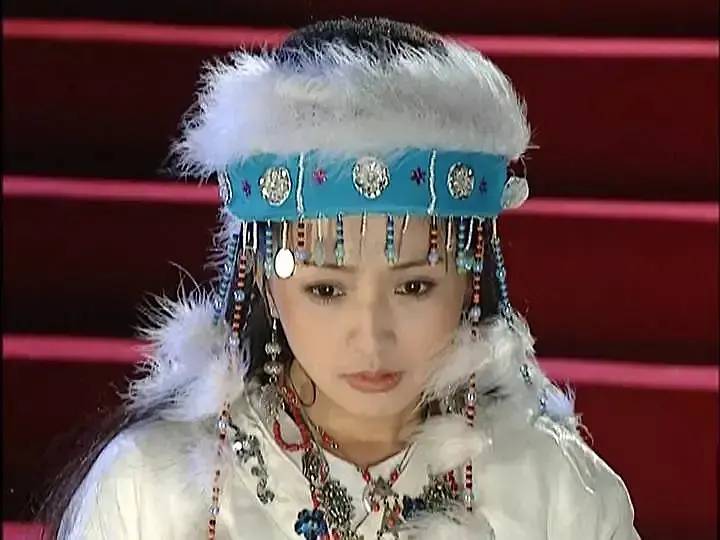 古装剧中好看的妆发服装,古装剧中令你印象深刻的妆发造型