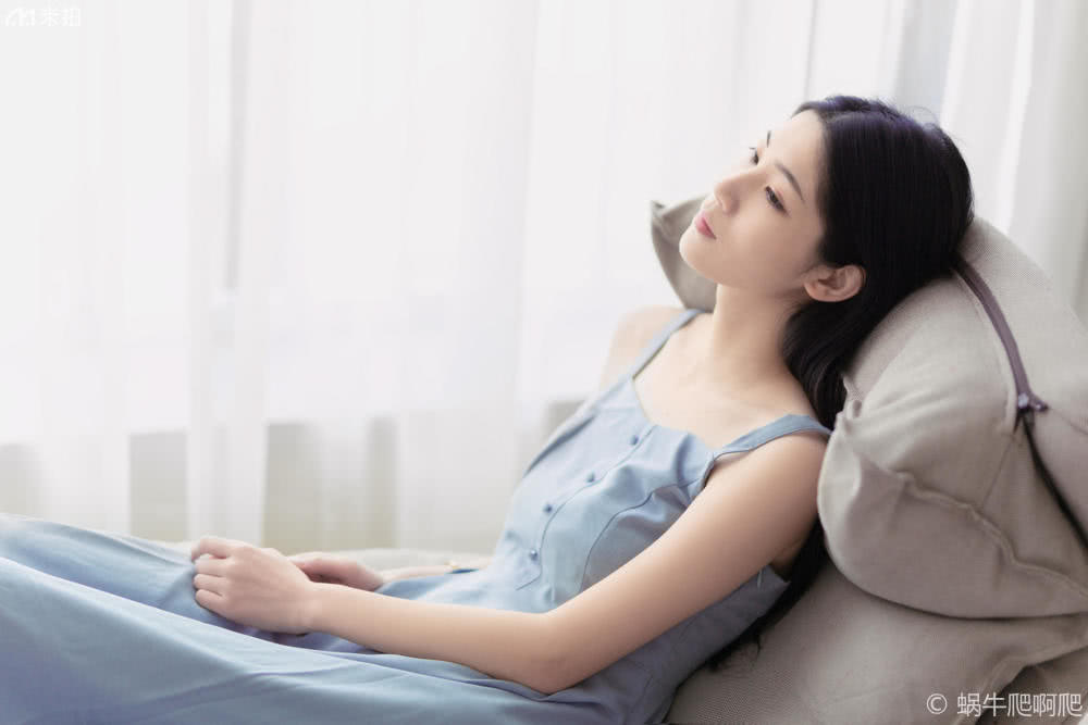 宅家拍写真拍照姿势分享,周末宅家的图片