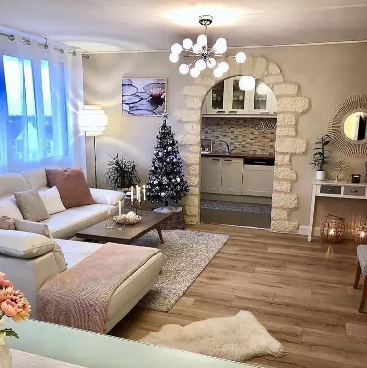 觉得地板土气,木地板感觉不好看