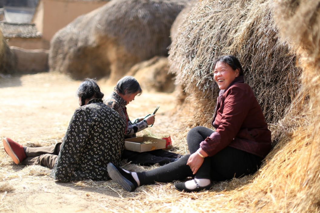 农村串门习俗视频,农村儿时串门的讲究