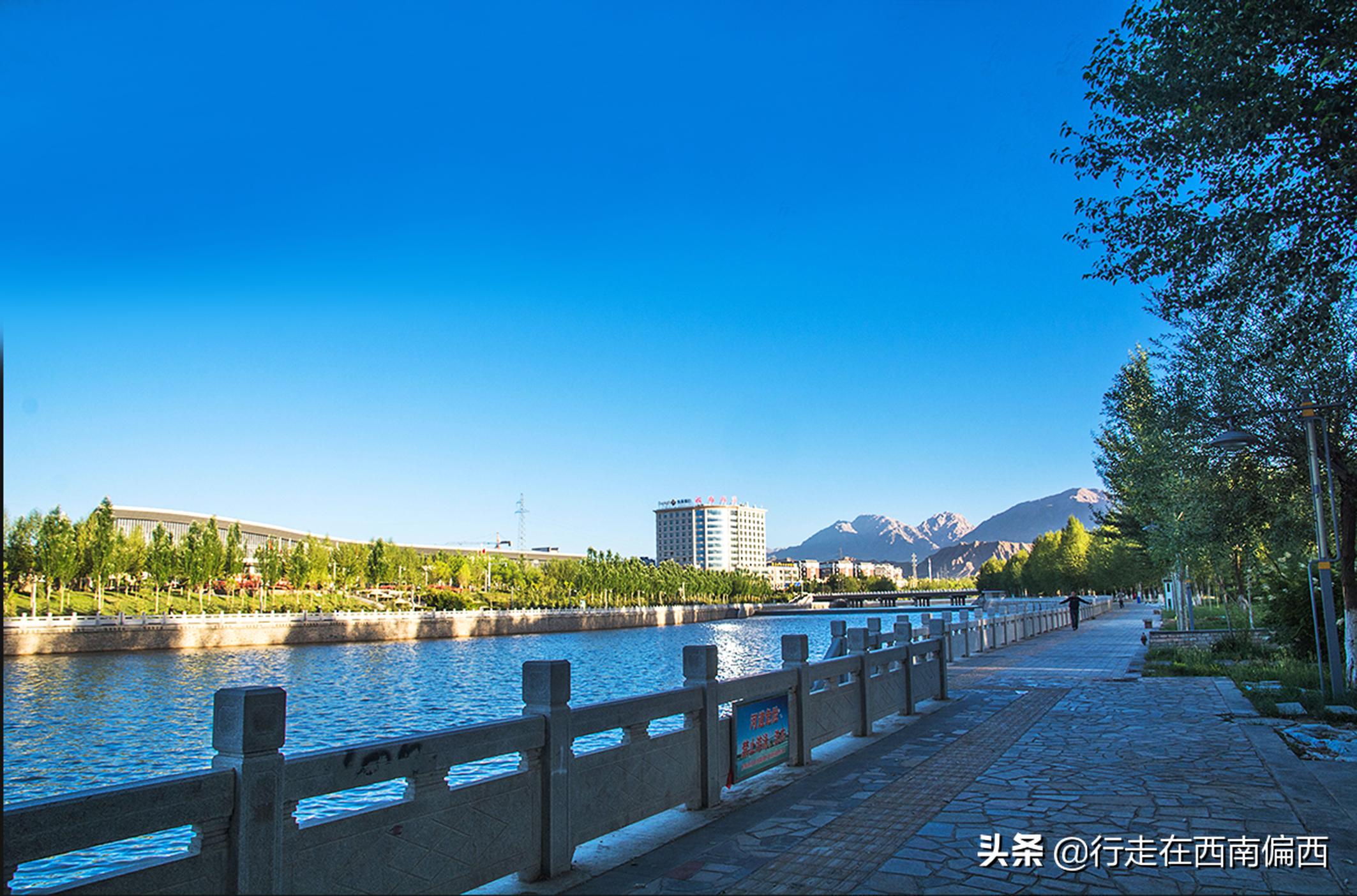 海子面朝大海春暖花开德令哈,德令哈面朝大海春暖花开