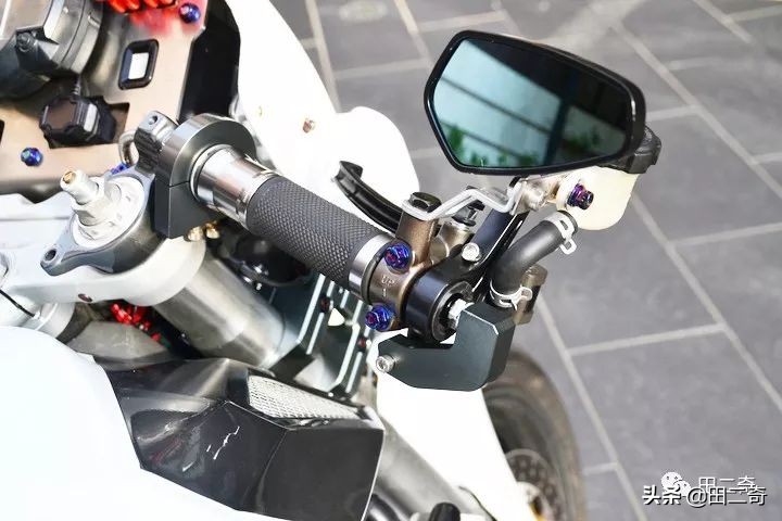 19款SYM新车发布,搭载ZXR400引擎,超炫涡*大轮**灯指纹启动