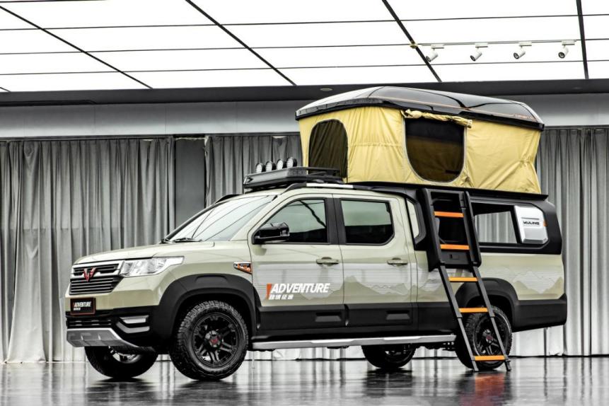 宽包围大轮圈显霸气，车顶帐篷冰箱真实用，看五菱*途征**官方改装版