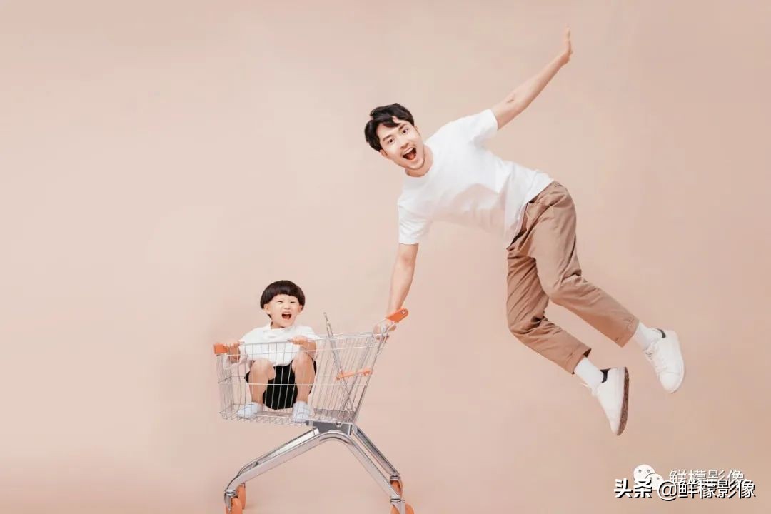 新春全家福拍摄技巧,全家福新年拍照姿势推荐