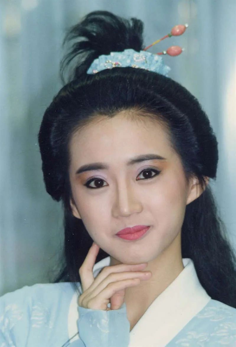 她因拒绝潜规则无奈退出娱乐圈,拒绝潜规则后被雪藏