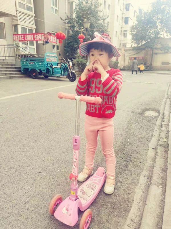 孩子老抠鼻子还吃怎么回事,娃总是抠鼻子容易出血怎么办