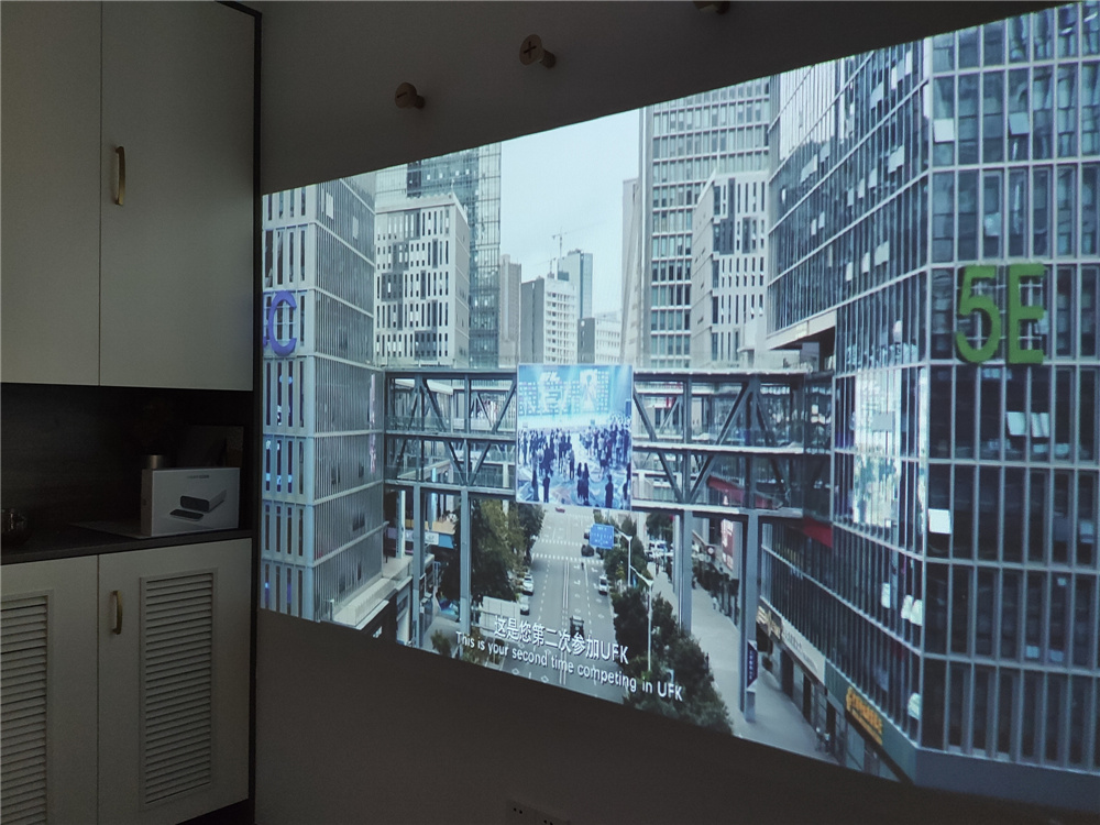 将电影院放进口袋里?天猫精灵“小白盒”便携智能投影仪评测