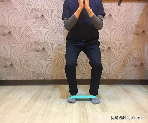 爬山下山后膝关节疼痛怎样缓解,登山跑步膝盖疼怎么办