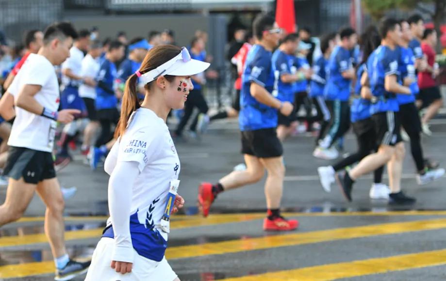 今天你们的朋友圈被刷屏了吗,今天的朋友圈被这几个字霸屏了