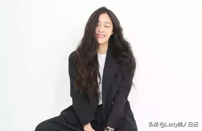 朴孝敏黑色连衣裙最新写真,朴孝敏美颜照片