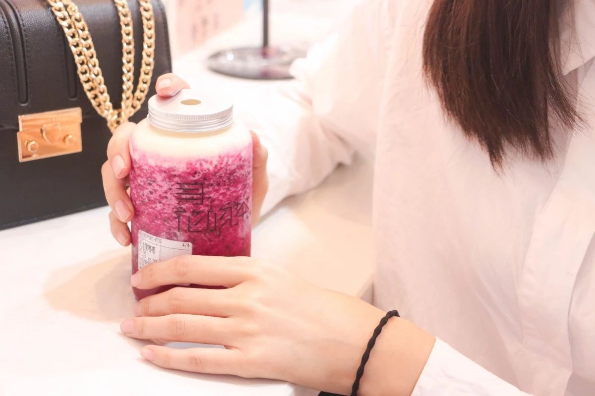 火爆全网的网红奶茶,网红火爆的奶茶店