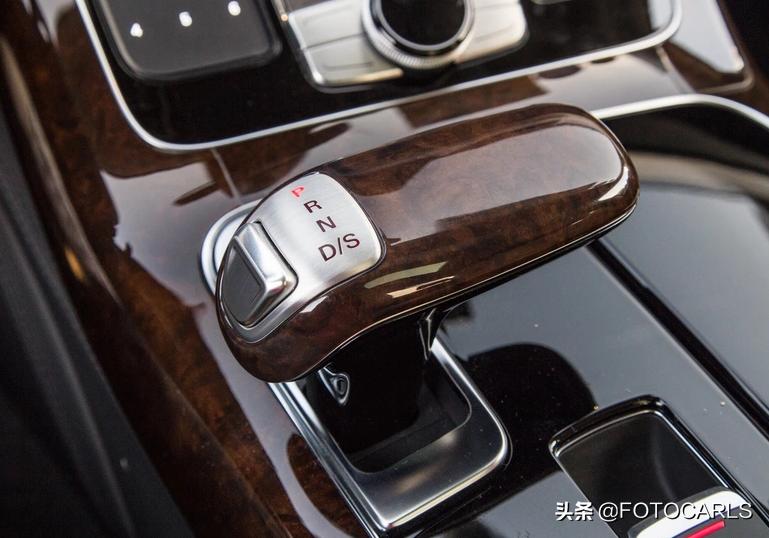 奥迪2014款a8l6.3fsiw12quattro专享型,奥迪a82006款a8l6.0w12quattro旗舰型