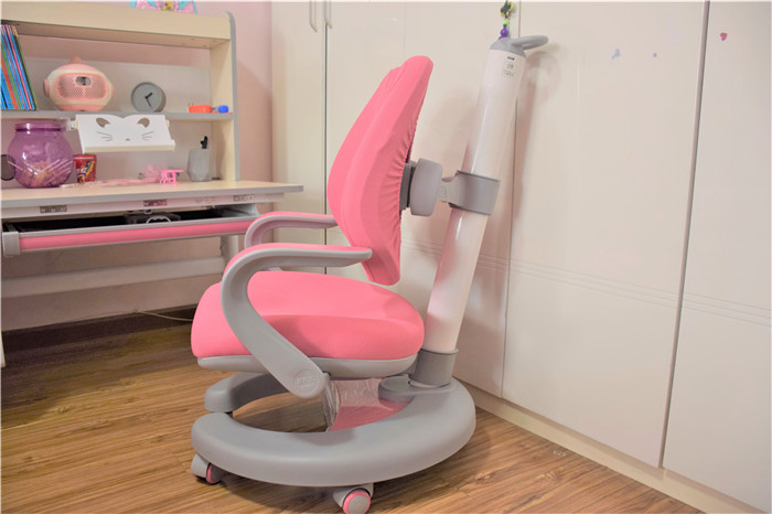 爱果乐学习桌椅调整方法视频,爱果乐儿童学习桌椅怎么搭配